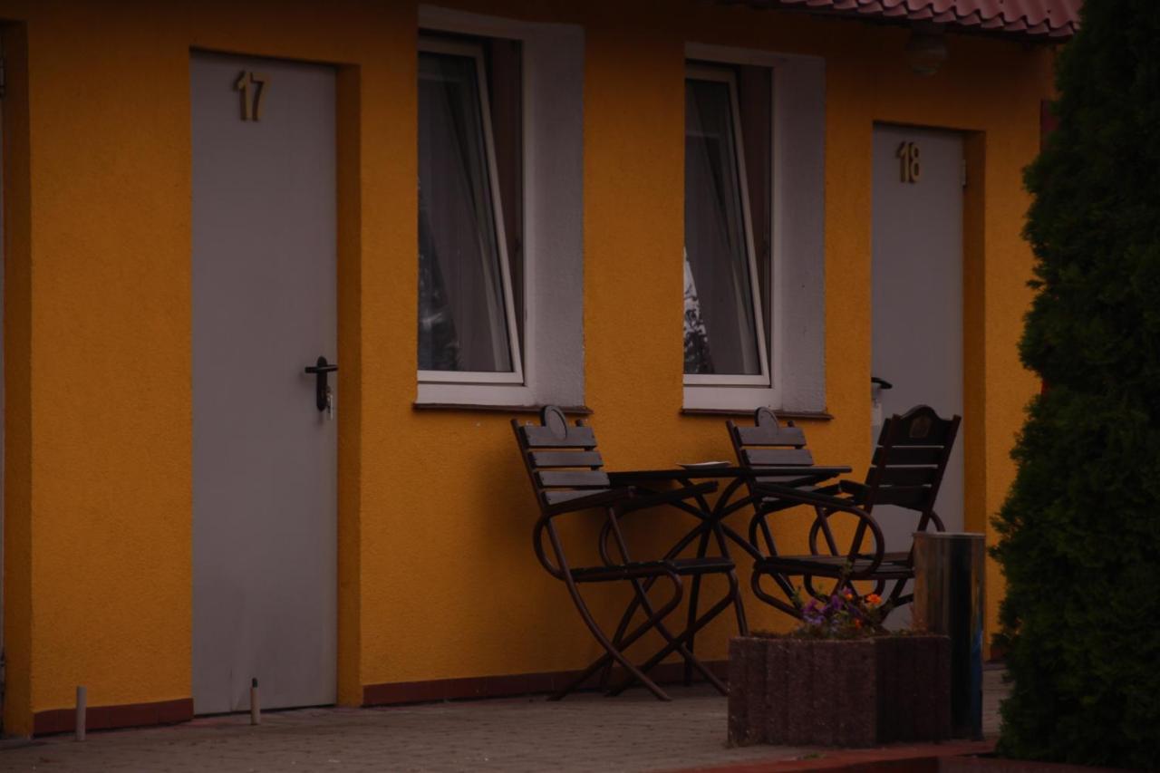 Zajazd Pod Kominkiem - Brzoza Kolo Torunia Экстерьер фото